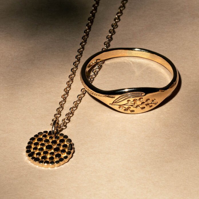 wattle-gold-signet-ring-necklace_1000x1000